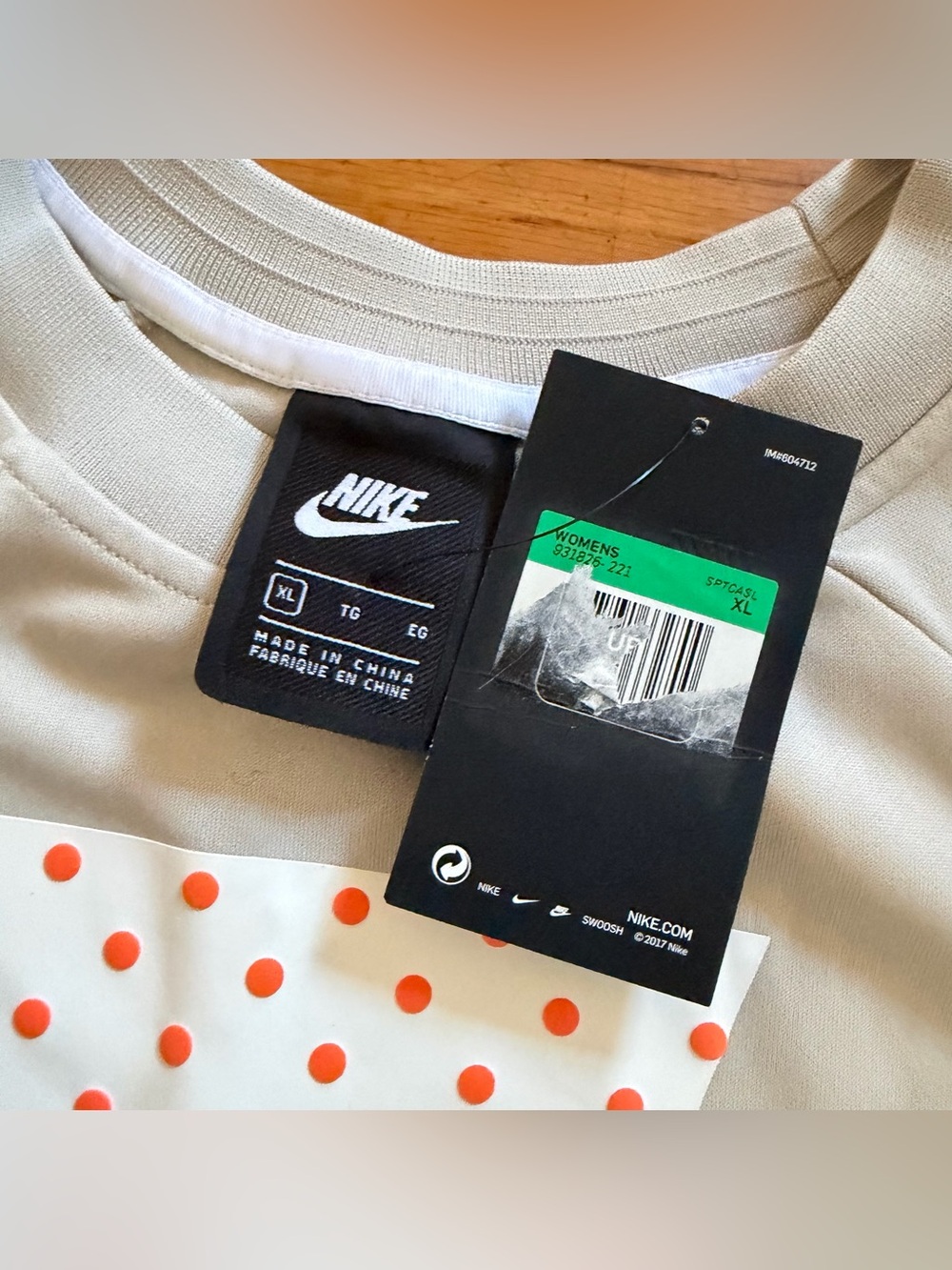 NWT Nike Cropped Sweatshirt with Polka Dot Swoosh - Beige / Light Gray - Picture 3 of 5